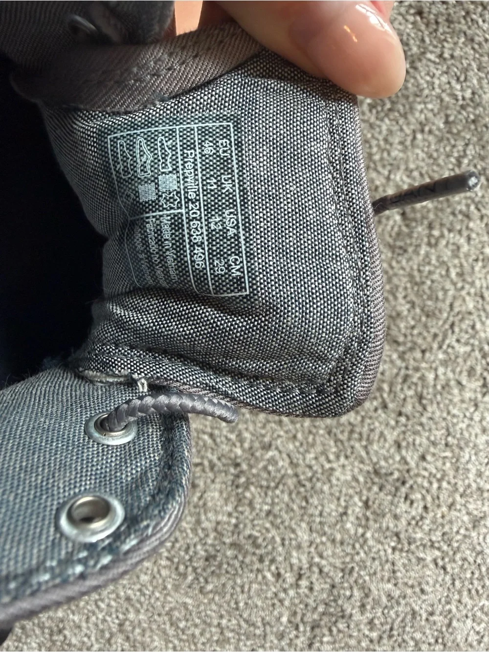Gant detailing look contrasting